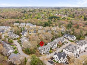 127 Johnson Woods Dr 127, Reading MA 01867