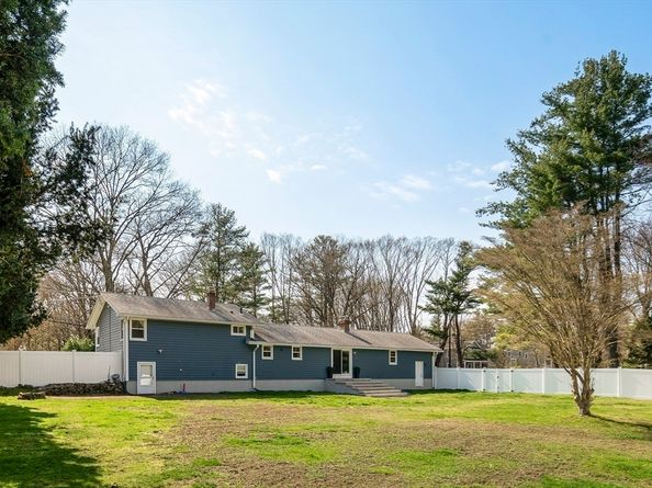 118 North St, Grafton MA 01519