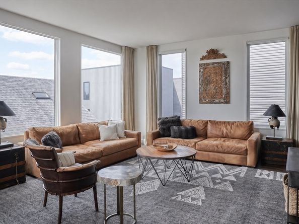 515 E 1st 8, Boston MA 02127