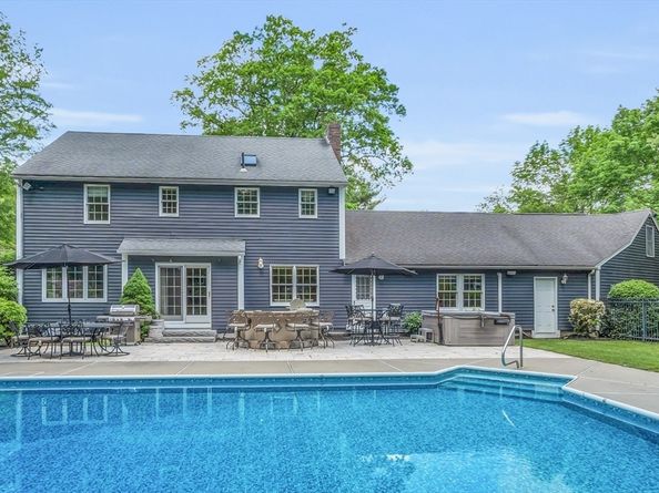 1 Garrison Heights Dr, Oxford MA 01540