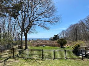 3 Woodlawn Ave, Mattapoisett MA 02739
