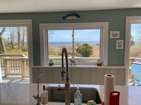 3 Woodlawn Ave, Mattapoisett MA 02739