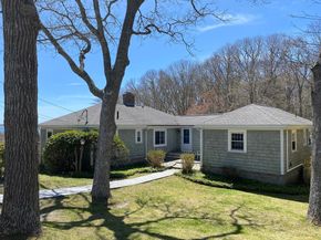 3 Woodlawn Ave, Mattapoisett MA 02739