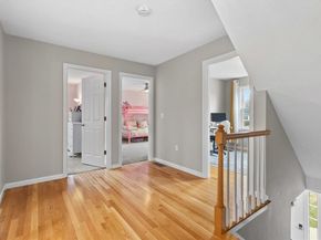25 Farmington Dr, Shrewsbury MA 01545