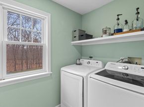 25 Farmington Dr, Shrewsbury MA 01545