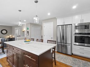 25 Farmington Dr, Shrewsbury MA 01545