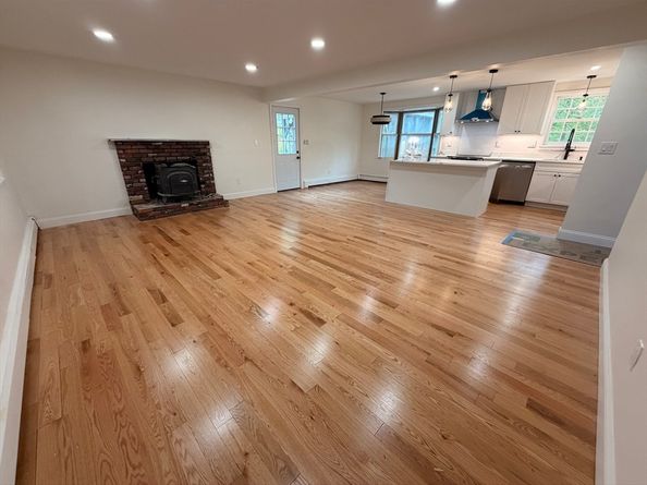 368 Hill Rd, Boxborough MA 01719