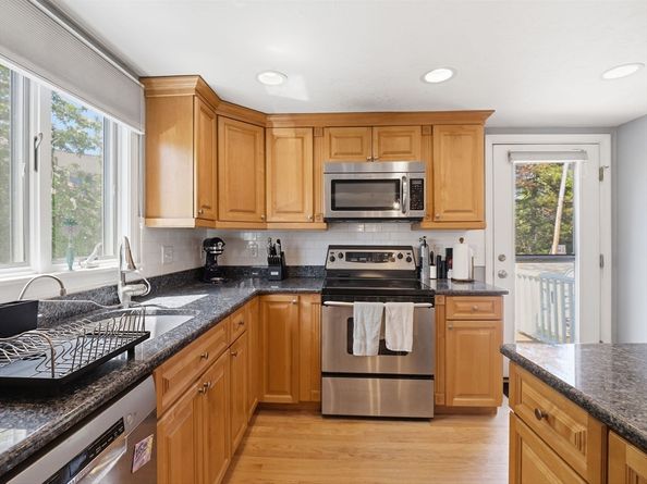 646 Lynn Fells Pkwy, Melrose MA 02176