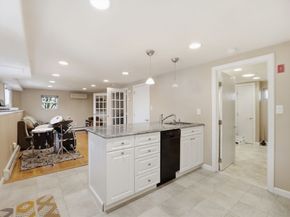 646 Lynn Fells Pkwy, Melrose MA 02176
