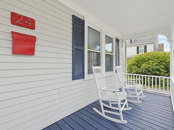 24 Riverside Pl, Walpole MA 02081