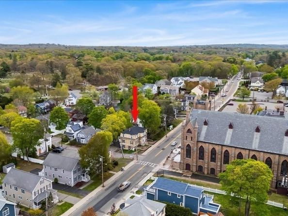 427-429 High St, Dedham MA 02026