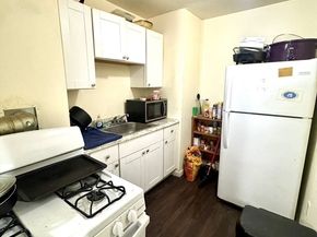 28 Prescott St, Leominster MA 01453