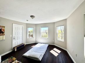 28 Prescott St, Leominster MA 01453
