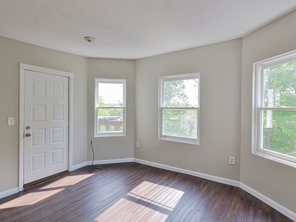 28 Prescott St, Leominster MA 01453