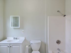 28 Prescott St, Leominster MA 01453