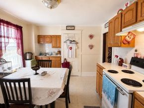 19 Palmer St, Salem MA 01970