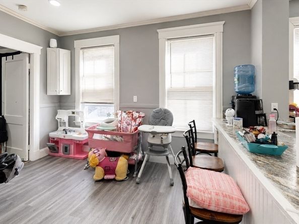 19 Palmer St, Salem MA 01970
