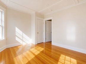 19 Palmer St, Salem MA 01970