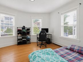 15 Stanton St, Worcester MA 01605