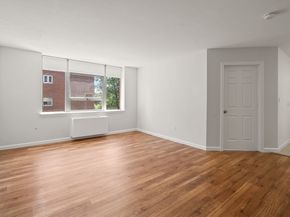20 Hammond Pond 302, Newton MA 02459