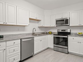 20 Hammond Pond 302, Newton MA 02459