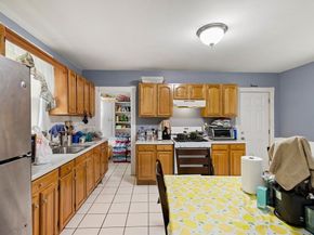 33 Warren St, Peabody MA 01960