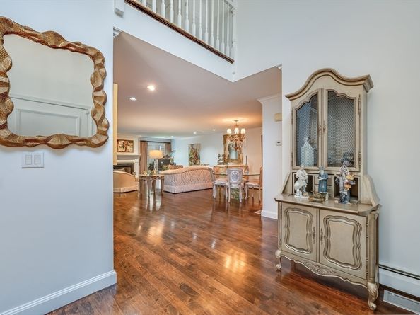 439 Dedham St C, Newton MA 02459