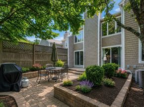 439 Dedham St C, Newton MA 02459