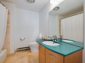 439 Dedham St C, Newton MA 02459