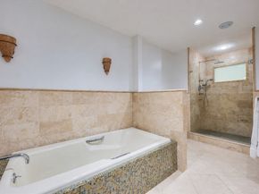 439 Dedham St C, Newton MA 02459