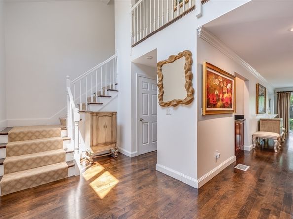 439 Dedham St C, Newton MA 02459