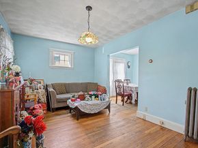 178-180 Brookside Pkwy, Medford MA 02155