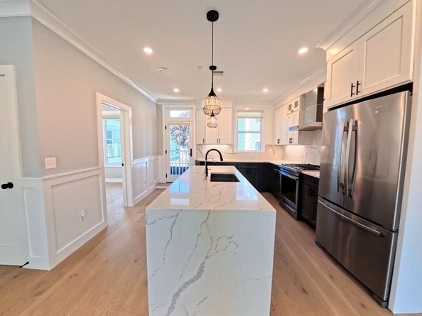 113 Beacon Street B, Somerville MA 02143