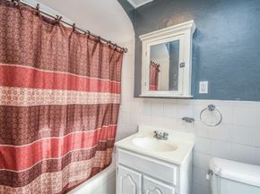13 Ash St, Quincy MA 02171
