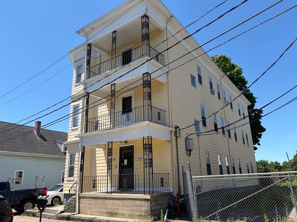19 Clinton Ave, Brockton MA 02301