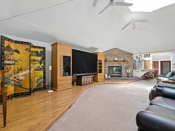 182 County Rd, Plympton MA 02367