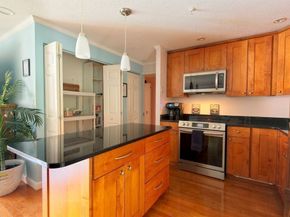 11 Church St 101, Salem MA 01970