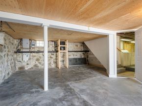 66 Overlook Rd, Marblehead MA 01945