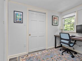 9 Lakeshore Dr, Norfolk MA 02056