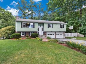 9 Lakeshore Dr, Norfolk MA 02056