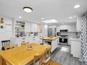 9 Lakeshore Dr, Norfolk MA 02056