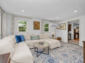 9 Lakeshore Dr, Norfolk MA 02056