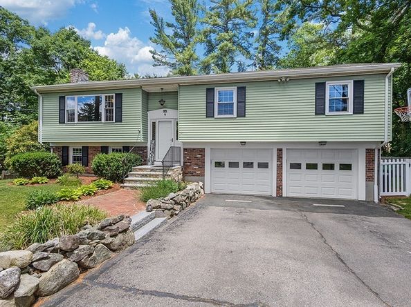 9 Lakeshore Dr, Norfolk MA 02056