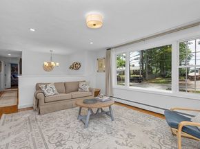 9 Lakeshore Dr, Norfolk MA 02056