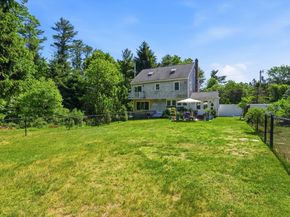 26 Acorn St, Duxbury MA 02332
