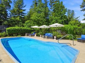 26 Acorn St, Duxbury MA 02332