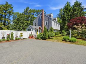 26 Acorn St, Duxbury MA 02332