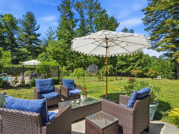 26 Acorn St, Duxbury MA 02332