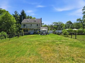 26 Acorn St, Duxbury MA 02332