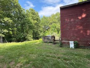 28 Budd Dr, Dudley MA 01571